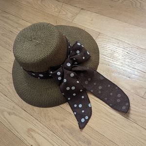 Wide brim sun hat - polka dot ribbon
